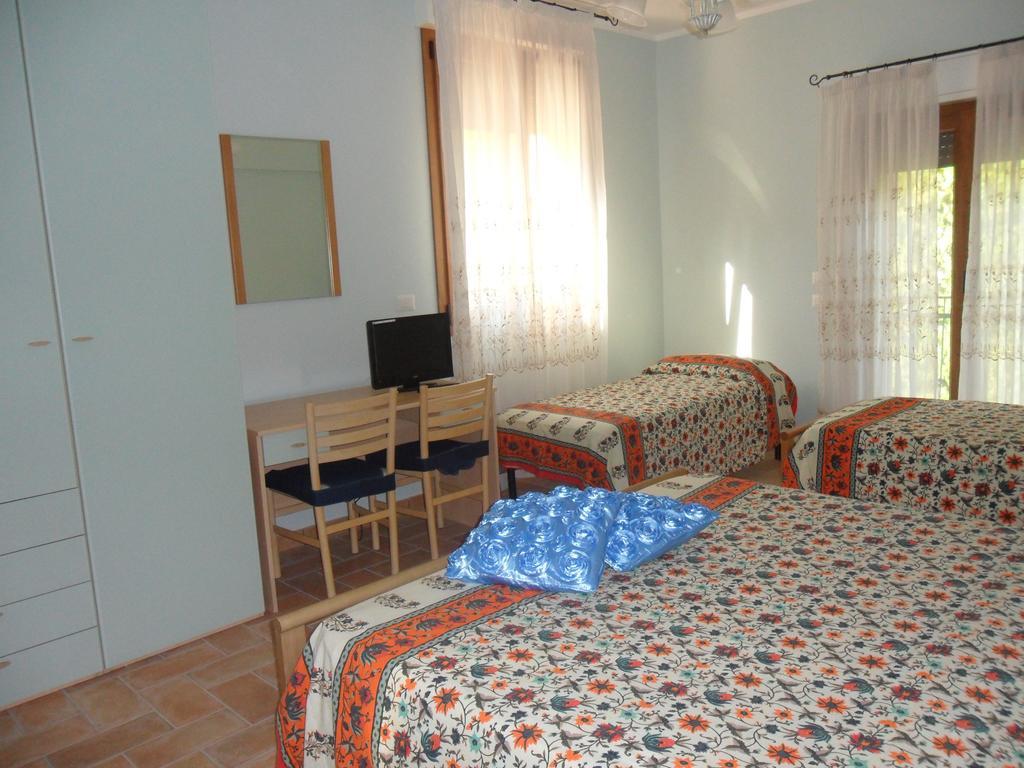 Agriturismo Poponi Βίλα Τόντι Δωμάτιο φωτογραφία
